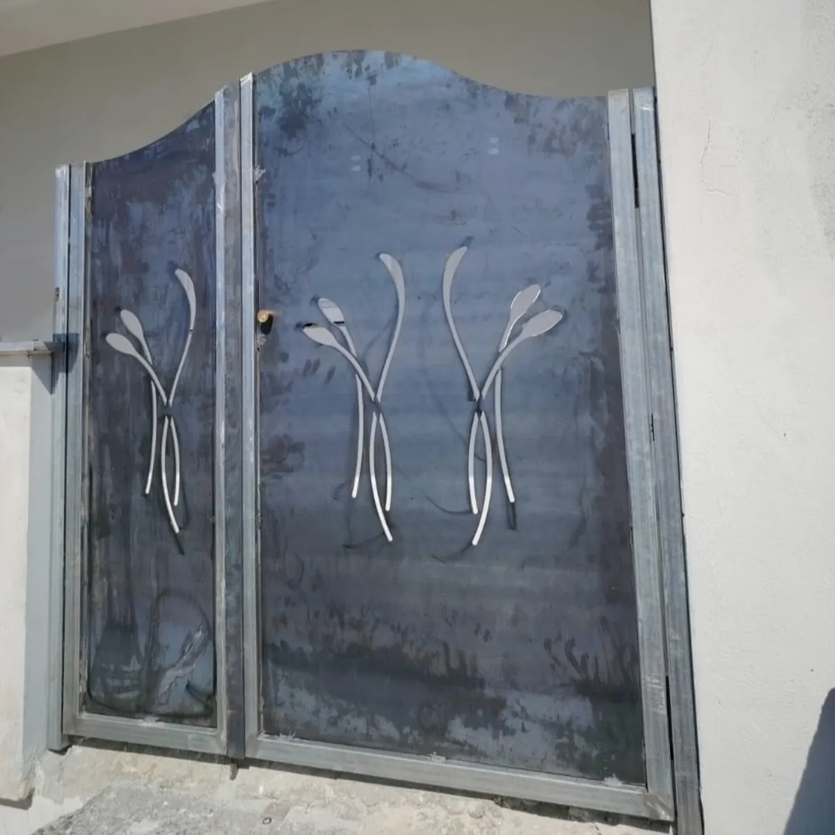Cancello in ferro con lavorazione artistica
